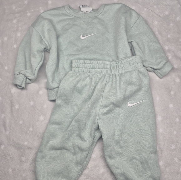 Baby Mint Green Nike Matching Set 12-18 Months Cute Colorful - Picture 6 of 8
